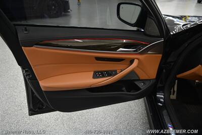 2022 BMW 5 Series M550i xDrive   - Photo 38 - Mesa, AZ 85202