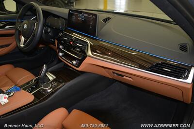 2022 BMW 5 Series 530e   - Photo 18 - Mesa, AZ 85202