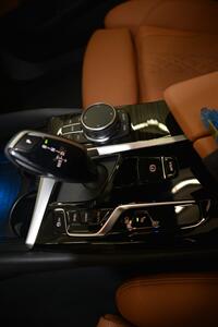 2022 BMW 5 Series 530e   - Photo 34 - Mesa, AZ 85202