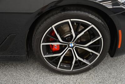 2023 BMW 5 Series 530i   - Photo 47 - Mesa, AZ 85202