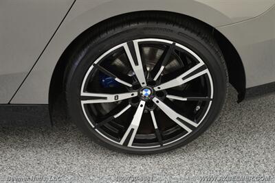 2024 BMW 5 Series 530i   - Photo 47 - Mesa, AZ 85202