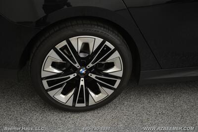 2024 BMW 5 Series 530i   - Photo 44 - Mesa, AZ 85202