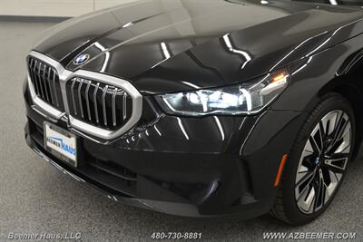 2024 BMW 5 Series 530i   - Photo 48 - Mesa, AZ 85202