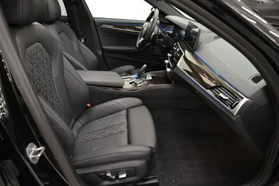 2023 BMW 5 Series 530e   - Photo 15 - Mesa, AZ 85202