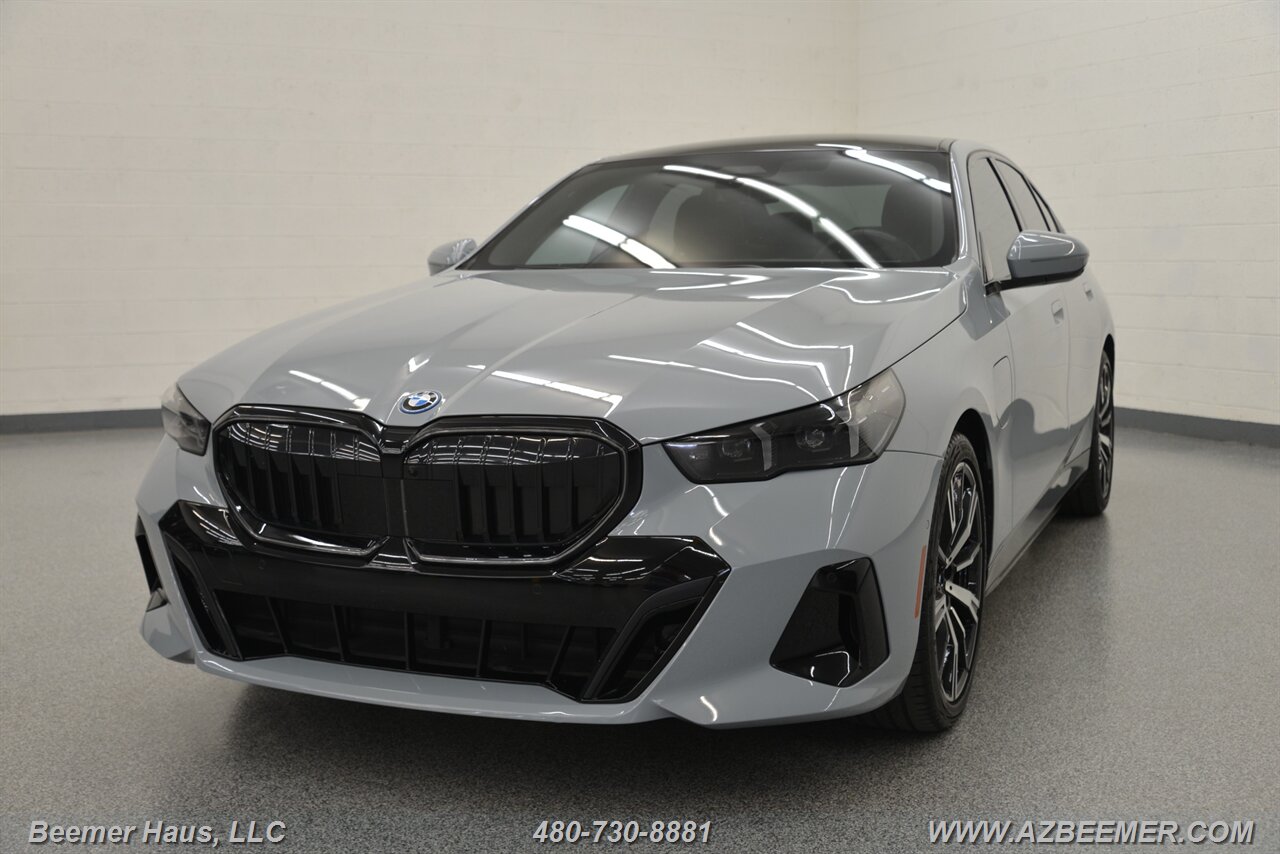 2025 BMW 5 Series 550e xDrive   - Photo 1 - Mesa, AZ 85202