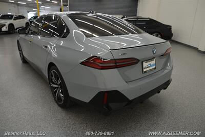 2025 BMW 5 Series 550e xDrive   - Photo 11 - Mesa, AZ 85202
