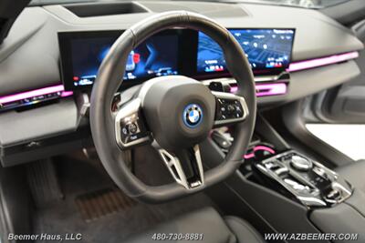 2025 BMW 5 Series 550e xDrive   - Photo 29 - Mesa, AZ 85202