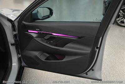 2025 BMW 5 Series 550e xDrive   - Photo 40 - Mesa, AZ 85202