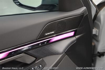 2025 BMW 5 Series 550e xDrive   - Photo 27 - Mesa, AZ 85202