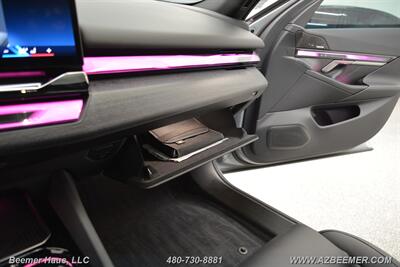 2025 BMW 5 Series 550e xDrive   - Photo 35 - Mesa, AZ 85202