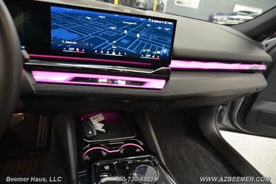 2025 BMW 5 Series 550e xDrive   - Photo 31 - Mesa, AZ 85202