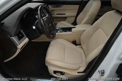 2020 Jaguar XF 25t Premium   - Photo 11 - Mesa, AZ 85202