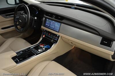 2020 Jaguar XF 25t Premium   - Photo 18 - Mesa, AZ 85202