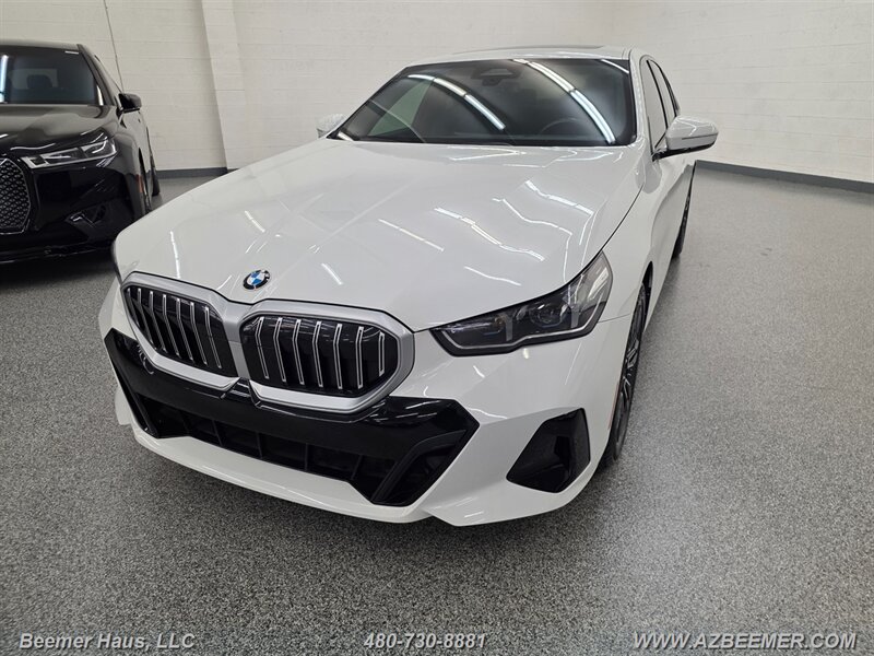 Alpine White 2024 BMW 5 Series Sedan Rear-Wheel Drive Automatic