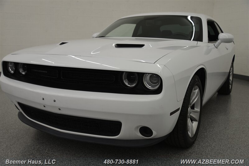 2017 Dodge Challenger SXT  