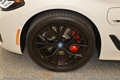 2023 BMW 5 Series 530e   - Photo 47 - Mesa, AZ 85202