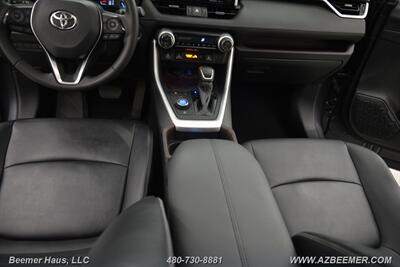 2020 Toyota RAV4 Hybrid Limited   - Photo 18 - Mesa, AZ 85202