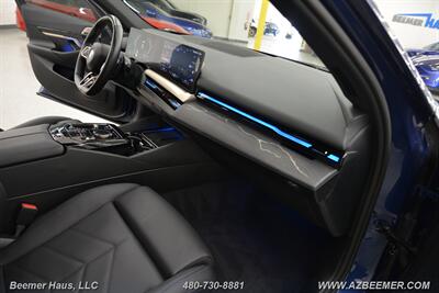 2024 BMW 5 Series 530i   - Photo 21 - Mesa, AZ 85202