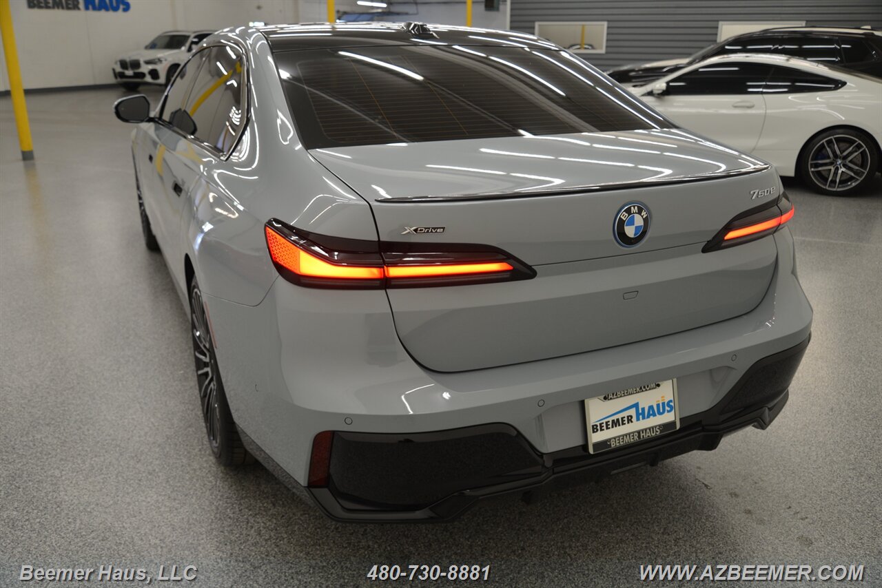 2025 BMW 7 Series 750e xDrive - Photo 11 - Mesa, AZ 85202