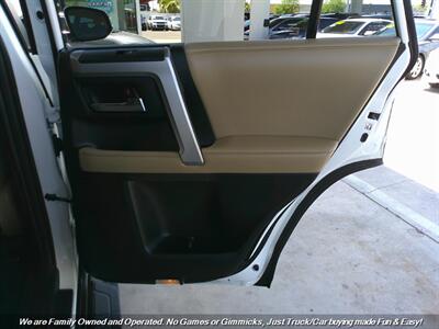 2018 Toyota 4Runner SR5 Premium   - Photo 25 - Mesa, AZ 85202