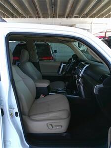 2018 Toyota 4Runner SR5 Premium   - Photo 27 - Mesa, AZ 85202