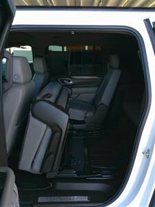 2021 Chevrolet Suburban Z71   - Photo 24 - Mesa, AZ 85202