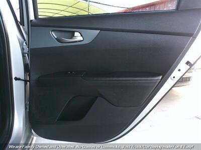 2021 Kia Forte LXS   - Photo 20 - Mesa, AZ 85202