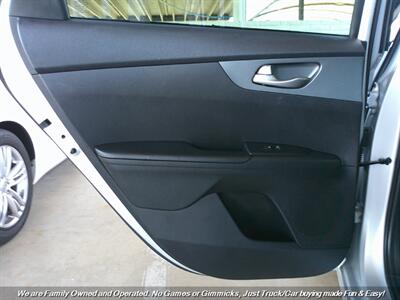 2021 Kia Forte LXS   - Photo 15 - Mesa, AZ 85202