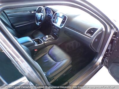 2015 Chrysler 300 Series Limited - Photo 29 - Mesa, AZ 85202