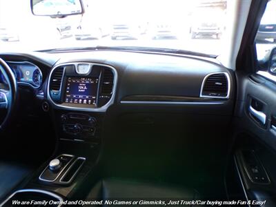 2015 Chrysler 300 Series Limited - Photo 36 - Mesa, AZ 85202