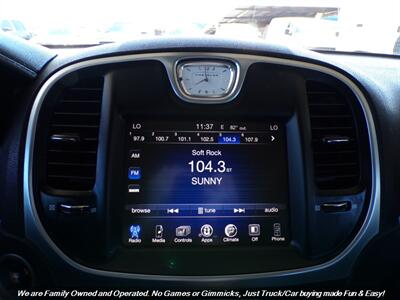 2015 Chrysler 300 Series Limited - Photo 39 - Mesa, AZ 85202
