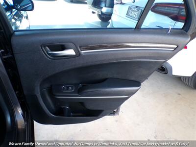 2015 Chrysler 300 Series Limited - Photo 26 - Mesa, AZ 85202