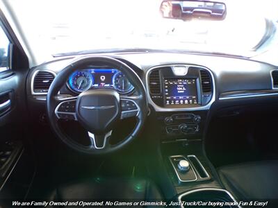 2015 Chrysler 300 Series Limited - Photo 37 - Mesa, AZ 85202