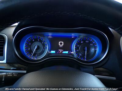 2015 Chrysler 300 Series Limited - Photo 10 - Mesa, AZ 85202