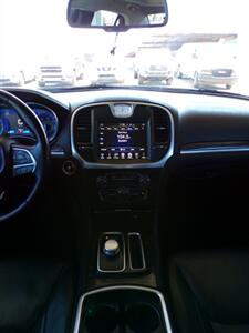 2015 Chrysler 300 Series Limited - Photo 38 - Mesa, AZ 85202