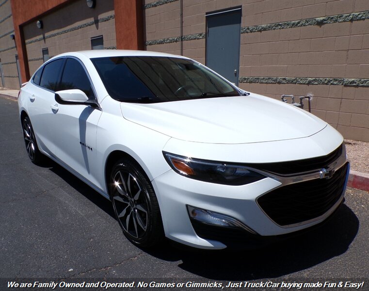 Summit White 2023 Chevrolet Malibu Sedan Front-Wheel Drive Automatic