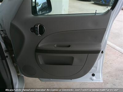 2006 Chevrolet HHR LT   - Photo 32 - Mesa, AZ 85202