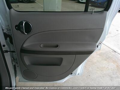 2006 Chevrolet HHR LT   - Photo 28 - Mesa, AZ 85202