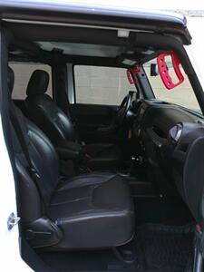 2018 Jeep Wrangler JK Unlimited Sport S   - Photo 29 - Mesa, AZ 85202