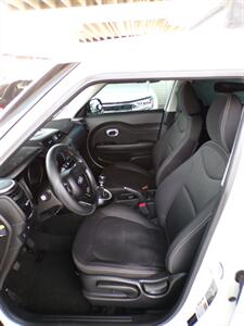 2015 Kia Soul   - Photo 14 - Mesa, AZ 85202
