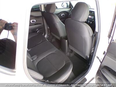 2015 Kia Soul   - Photo 23 - Mesa, AZ 85202