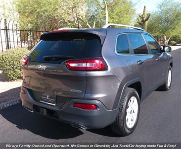 2018 Jeep Cherokee Latitude Plus   - Photo 8 - Mesa, AZ 85202