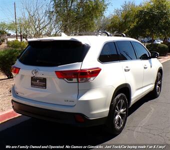 2017 Toyota Highlander LE   - Photo 6 - Mesa, AZ 85202