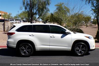 2017 Toyota Highlander LE   - Photo 5 - Mesa, AZ 85202