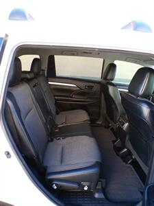 2017 Toyota Highlander LE   - Photo 25 - Mesa, AZ 85202