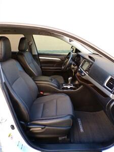 2017 Toyota Highlander LE   - Photo 29 - Mesa, AZ 85202