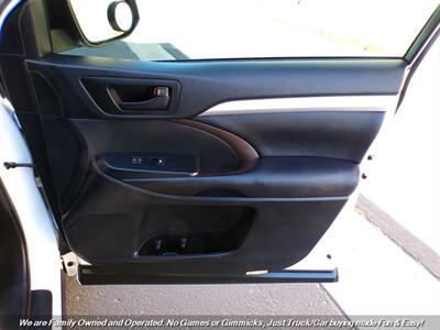 2017 Toyota Highlander LE   - Photo 31 - Mesa, AZ 85202