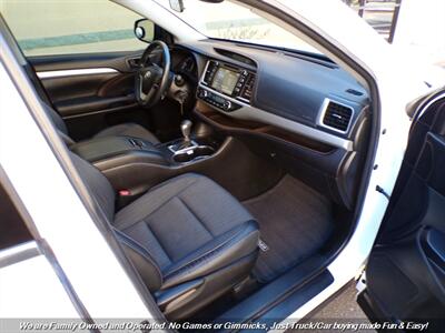 2017 Toyota Highlander LE   - Photo 30 - Mesa, AZ 85202