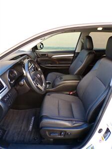 2017 Toyota Highlander LE   - Photo 15 - Mesa, AZ 85202