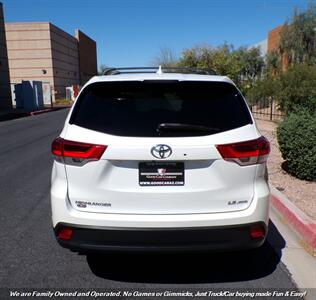 2017 Toyota Highlander LE   - Photo 4 - Mesa, AZ 85202